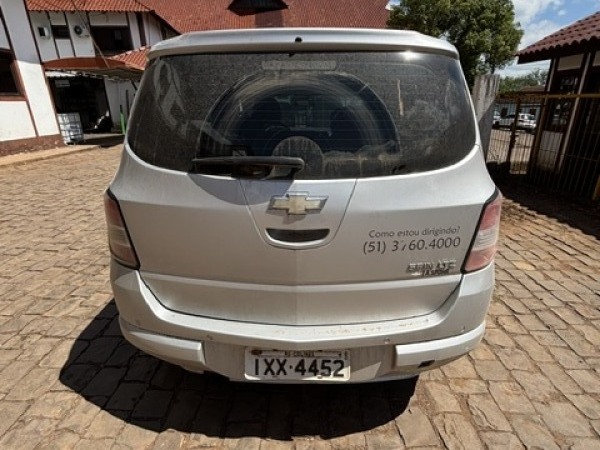 Foto 6 de 7: CHEV/SPIN 1.8L MT LTZ, Placa: IXX4452