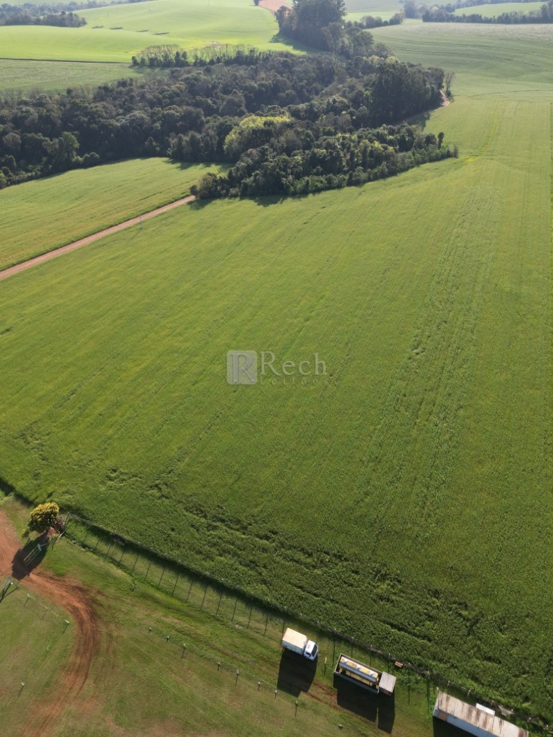 Uma área de terras rurais, com a área de 66.155,40m²