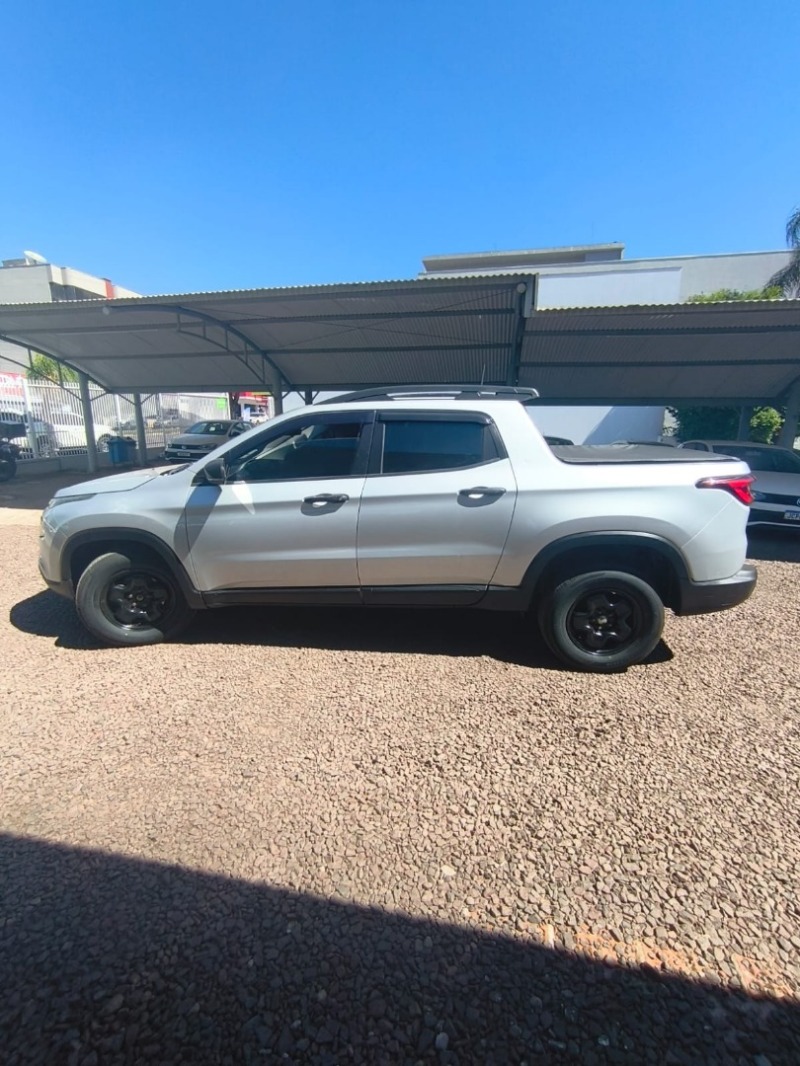 Foto 9 de 9: FIAT TORO 2016/2017