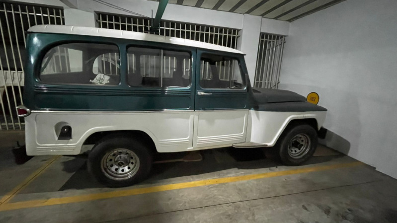 FORD/RURAL WILLYS